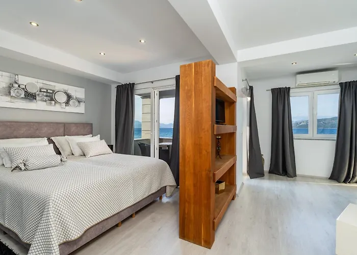 빌라 Dalmatina 스레세르